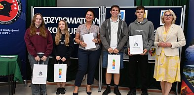Młodzież z partnerskich powiatów sprawdzała swoją wiedzę geograficzną