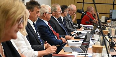 Żukowo. Po wielu godzinach sesji nie przyznano burmistrz absolutorium