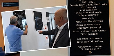 Sierakowice. Sporna tablica ma zniknąć ze ściany Centrum Kultury
