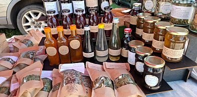 Chmielno. Czwartkowe Targowiska ruszyły. Regionalne produkty i pyszności