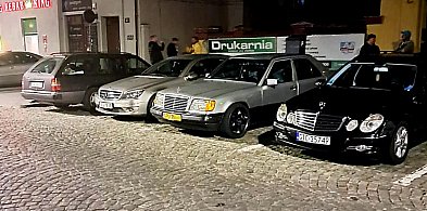 Kartuzy. Nocne spotkanie miłośników mercedesów-71491