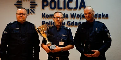 Romuald Wierzba z KPP Kartuzy najlepszym dyżurnym na Pomorzu!-72936
