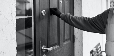 Odwiedzają osoby starsze podając się za urzędników. ZUS ostrzega-73029