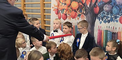 Żukowo. Jubileuszowe ślubowanie. Pierwszaki są już pełnoprawnymi uczniami-73038