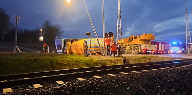 Żukowo. Zderzenie osobówki z betoniarką. Jedna osoba ranna-73841