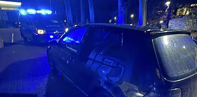 Kartuzy. Uderzył w prywatny samochód policjanta. Przyczyną nie był pech-74135