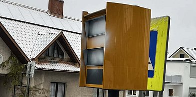 Kartuzy. Ktoś regularnie niszczy fotoradar przy ul. Zamkowej-74093