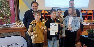 "Dwójka” Mistrzem Pomorza! Szachiści z Kartuz jadą na finał ogólnopolski-74225