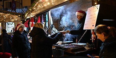 Zapach pierników i grzanego wina: ruszył Jarmark Bożonarodzeniowy w Żukowie-74871