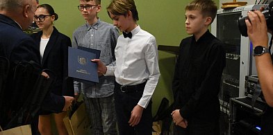 Listy gratulacyjne dla stypendystów z gm. Sierakowice-75090