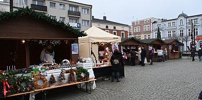 Kartuzy. Trwa Jarmark Świąteczny: rękodzieło, upominki i atrakcje dla dzieci-75165