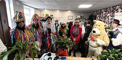 Kaszubska Gwiazdka wędruje po Kartuzach. Była też w naszej redakcji!-75360