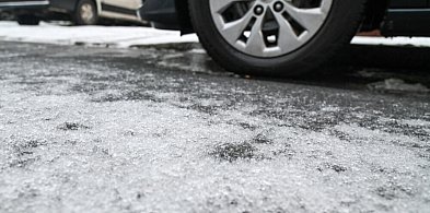 Przymrozek i opady deszczu. Po południu zrobi się ślisko-75694