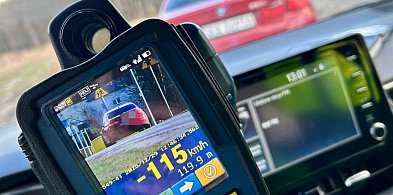 Mojusz. Kierująca BMW pędziła 115 km/h w obszarze zabudowanym!-75727