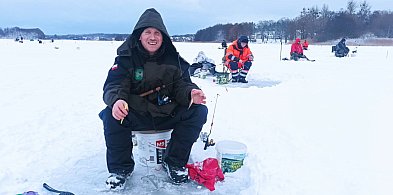 Jezioro Tuchomskie. Podlodowe zawody wędkarskie wróciły po siedmiu latach-76285