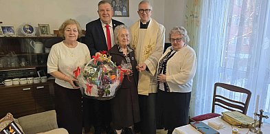 Genowefa Bulczak jest najstarszą mieszkanką Kartuz - skończyła 104 lata!-76501