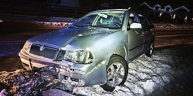 Jeden staranował słup, inny jechał zygzakiem. Policyjna seria interwencji