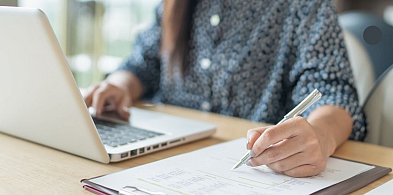 W tym tygodniu urzędy skarbowe pracują dłużej. Można zapytać o KSeF