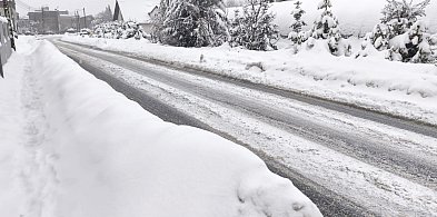 Kartuzy. Mieszkańcy narzekają na sposób odśnieżania. Gmina odpowiada