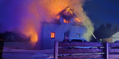 Gapowo. Poważny pożar budynku. Jedna osoba podtruła się dymem