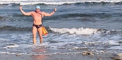 Mieszkaniec Banina wybiera się ma mistrzostwa w zimowym pływaniu