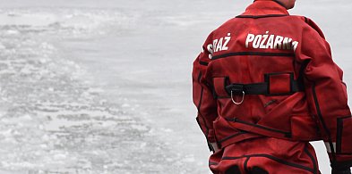 Garcz. Nastolatek ratował kolegę pod którym załamał się lód