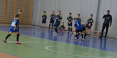 Turniej halowy juniorów w Kiełpinie. Zwycięstwo Salosu Brusy