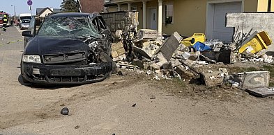 Banino. Poważny wypadek na ul. Księżycowej. 16-latek za kierownicą?