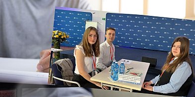 Reprezentacje z Kartuz i Gdyni w finale konkursu wiedzy o ubezpieczeniach