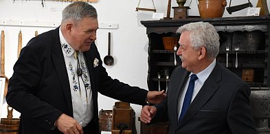 Parlamentarzyści przyjechali na Kaszuby. Odwiedzili muzeum w Kartuzach