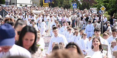 Procesja Bożego Ciała w Sierakowicach połączyła dwie parafie