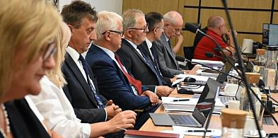 Żukowo. Po wielu godzinach sesji nie przyznano burmistrz absolutorium