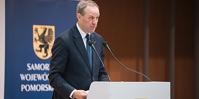 Radni sejmiku podnieśli pensję marszałkowi województwa-73114