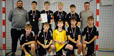 Turniej halowy rocznika 2011 w Kiełpinie. Zwycięstwo FC Gowidlino-75985