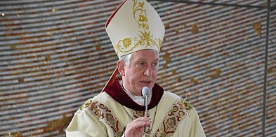 Biskup pelpliński apeluje o podpisy pod petycją do prez