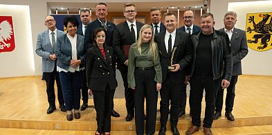 Marek, Piotr i Adam Stenzel z Przyjaźni z nagrodą