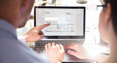 Duża zmiana dla firm. W niedzielę rusza Krajowy System e-Faktur