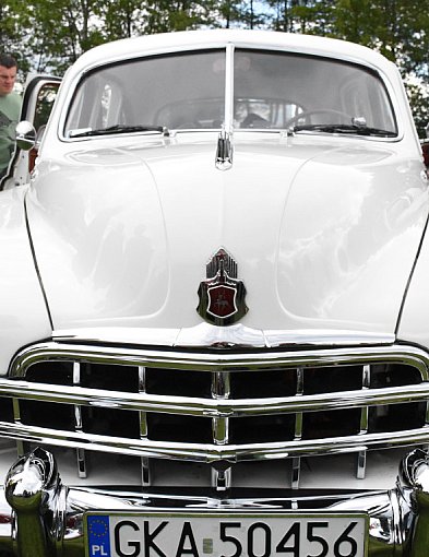 Giełda Samochodowa i Otwarcie Sezonu Klasyków w Sierakowicach