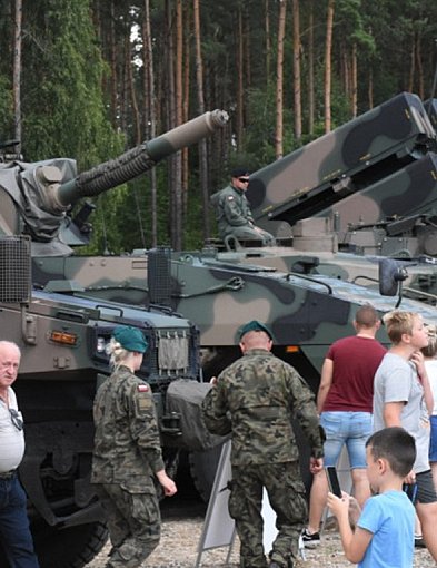Uroczystości trzeciomajowe oraz Piknik Militarny w Żukowie