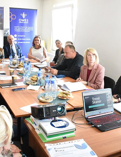 Kartuzy. Śniadanie biznesowe i szkolenie na temat grantów dla firm