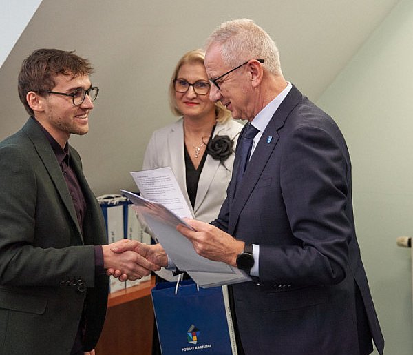 Zdolni studenci mogą starać się o Stypendium Starosty Kartuskiego-72687