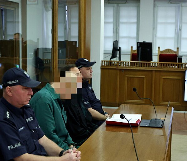 Dramat w Czernikach. Rozpoczął się proces Piotra G. ws. znęcania się nad córką-72980
