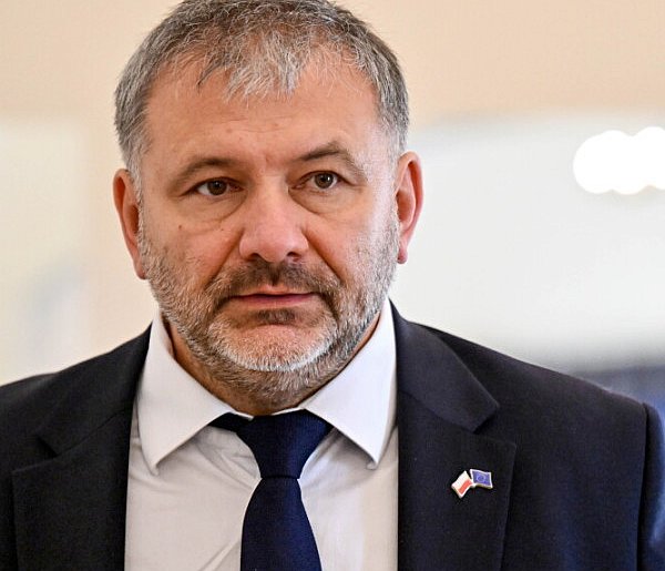 Afera z działką pod CPK, w tle ludzie z PiS. Żurek: sprawdzimy to do spodu-73115