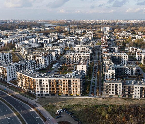 Wzrosła liczba młodych Polaków mieszkających z rodzicami-73199