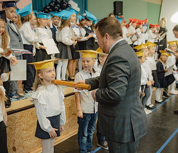 Przodkowo. To był wyjątkowo uroczysty dzień dla pierwszoklasistów-73196