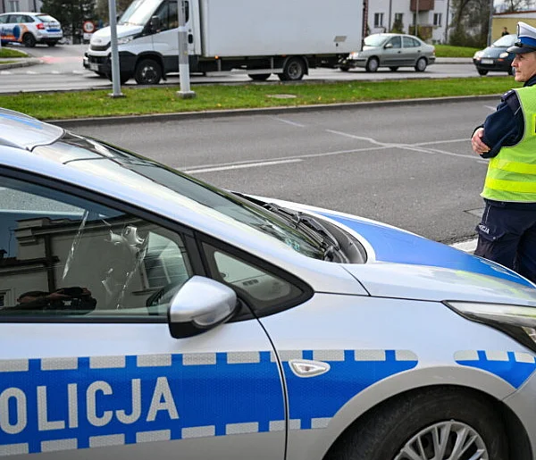 Rusza Akcja Znicz. Ponad 5 tys. policjantów będzie pracować na drogach-73315