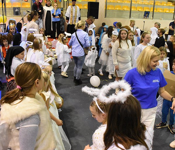 Sierakowicki Bal Wszystkich Świętych z muzyką i słodkościami-73376