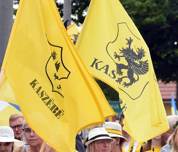 W pow. kartuskim kaszubski przegrywa z hiszpańskim. Stypendia pomogą?-73340