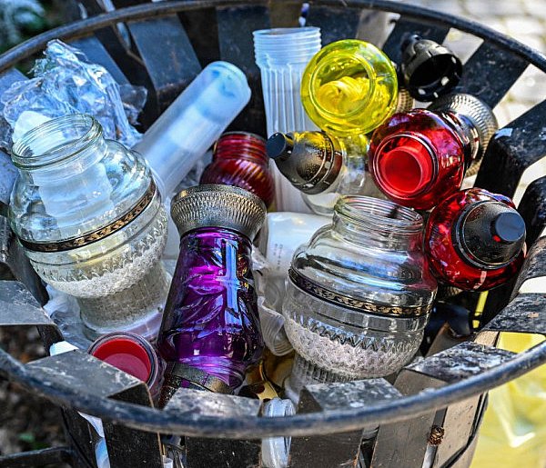 Samorządy apelują o przyjazne dla środowiska obchody dni zadusznych-73415