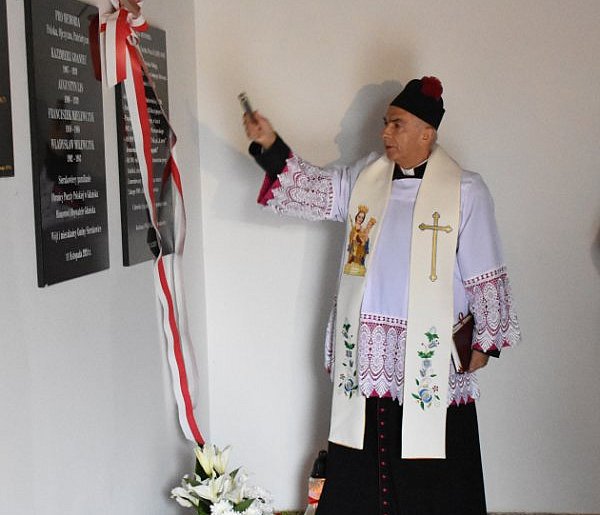 Sierakowice. Odsłonięto tablicę pamięci Jana Rudowskiego-73784